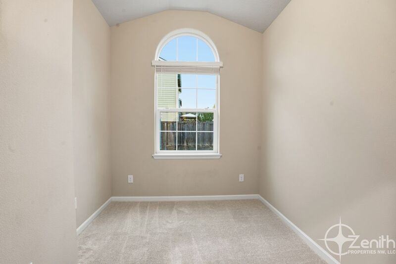 9019 North Dogwood Street - Photo 2 of 34