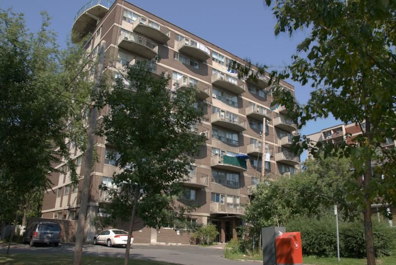 281 rue Riverside - Photo 2 of 5