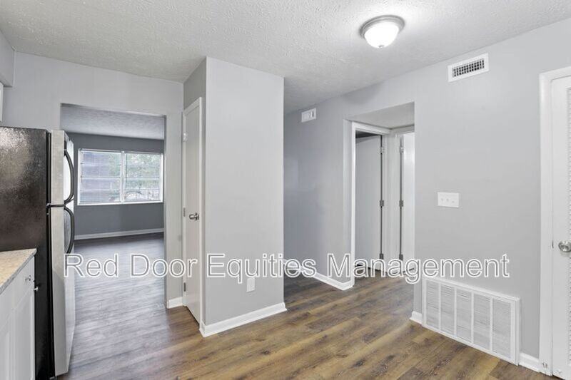 129 W Walnut St #S - Photo 3 of 9