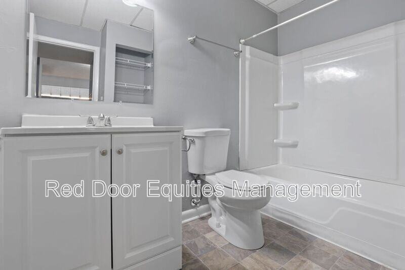 129 W Walnut St #S - Photo 6 of 9