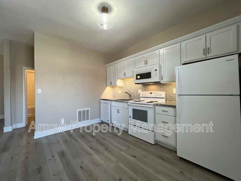 2004 S St #2 - Photo 5 of 12