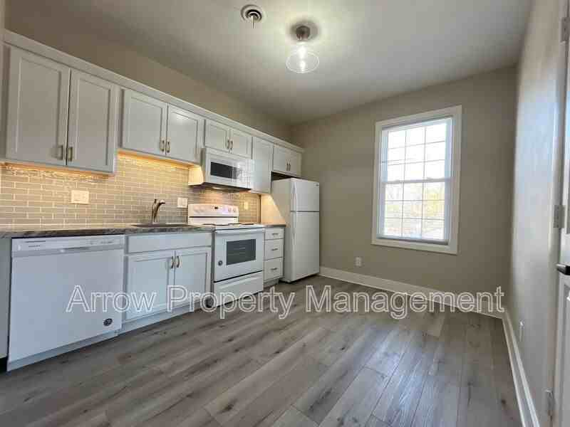 2004 S St #2 - Photo 6 of 12