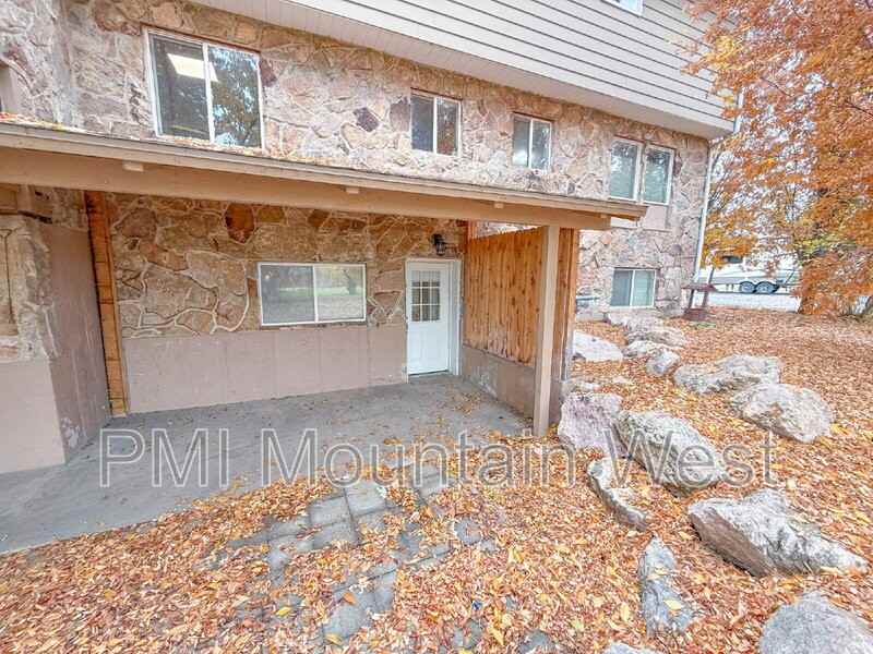 678 Sw - Photo 2 of 27