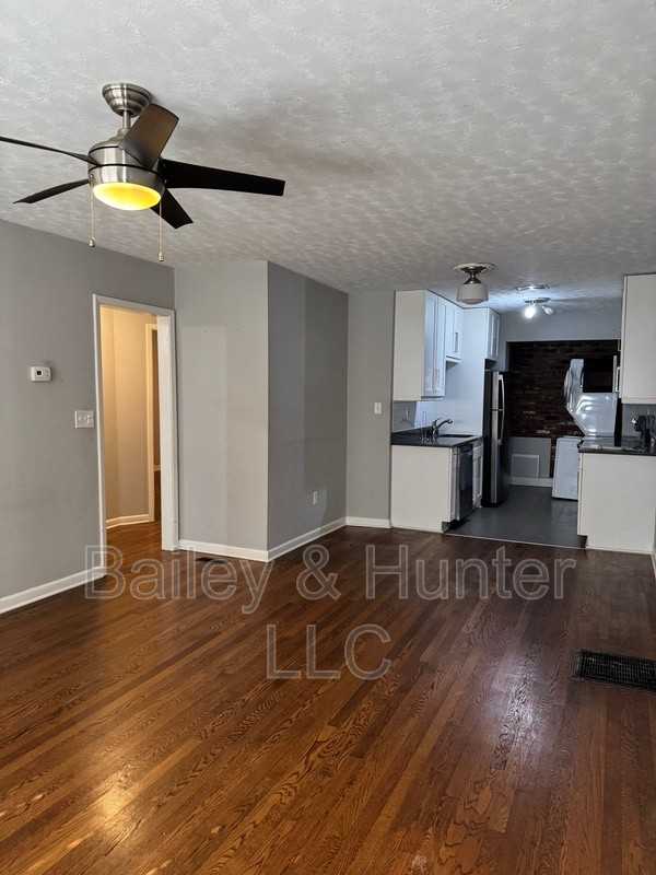 440 Mead St Se - Photo 2 of 7