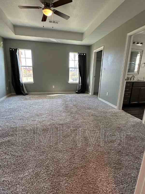 1109 Engle St - Photo 7 of 20