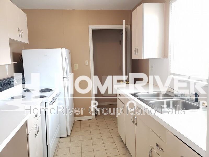 283 W 19th St #2 - Photo 3 of 17