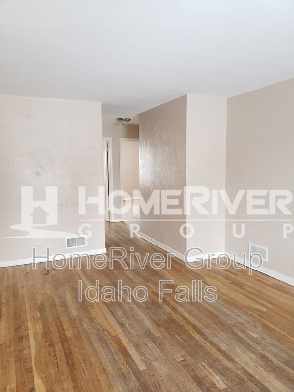 283 W 19th St #2 - Photo 5 of 17