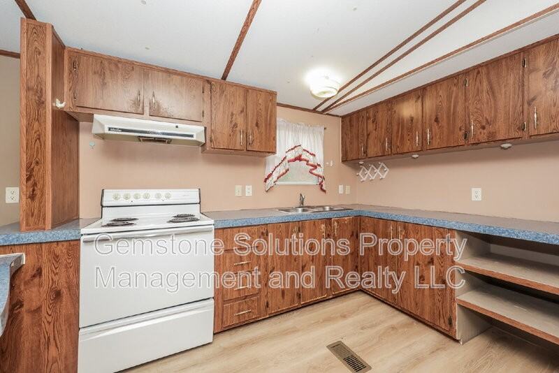 5576 Hargrove Road - Photo 7 of 27