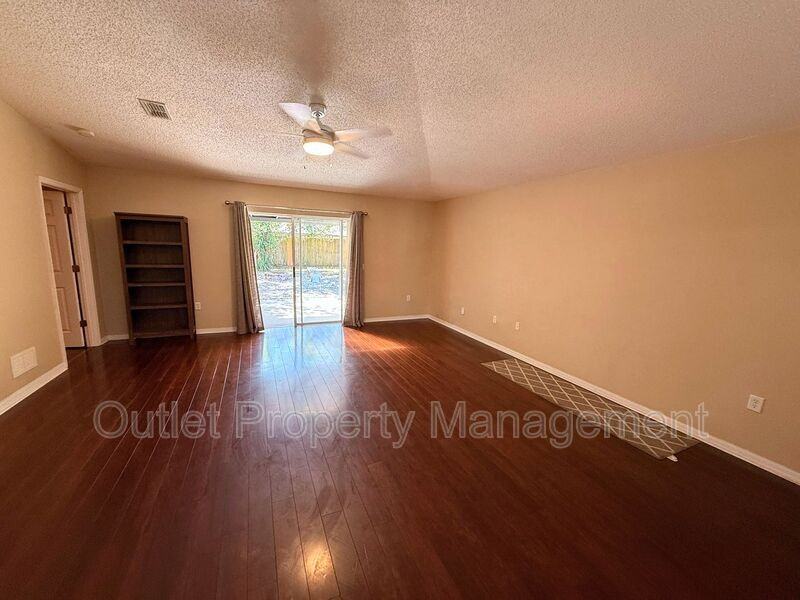 1437 Dandelion Dr - Photo 6 of 18