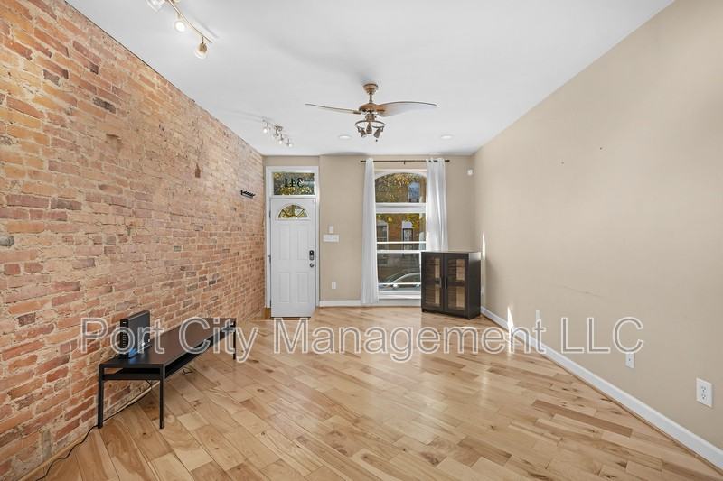 341 South Macon Street - Photo 4 of 22