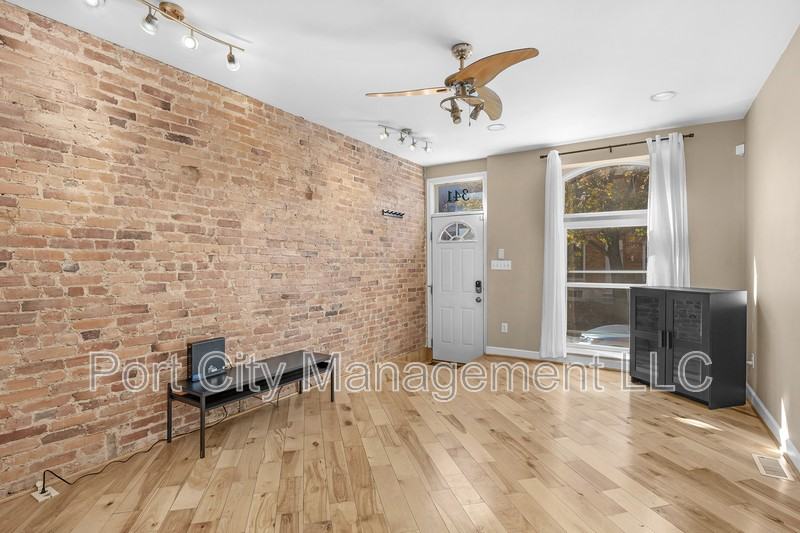 341 South Macon Street - Photo 5 of 22