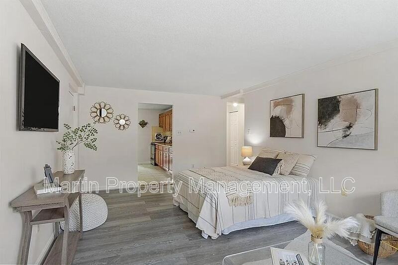 70A Washington Park Dr Apt 2 - Photo 2 of 5