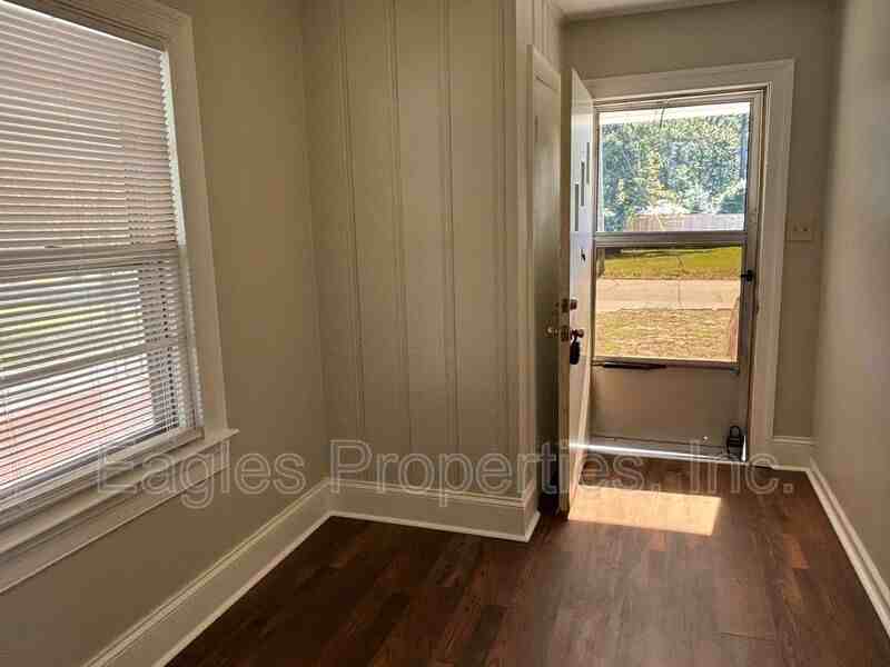 1203 Edgerton St - Photo 2 of 11