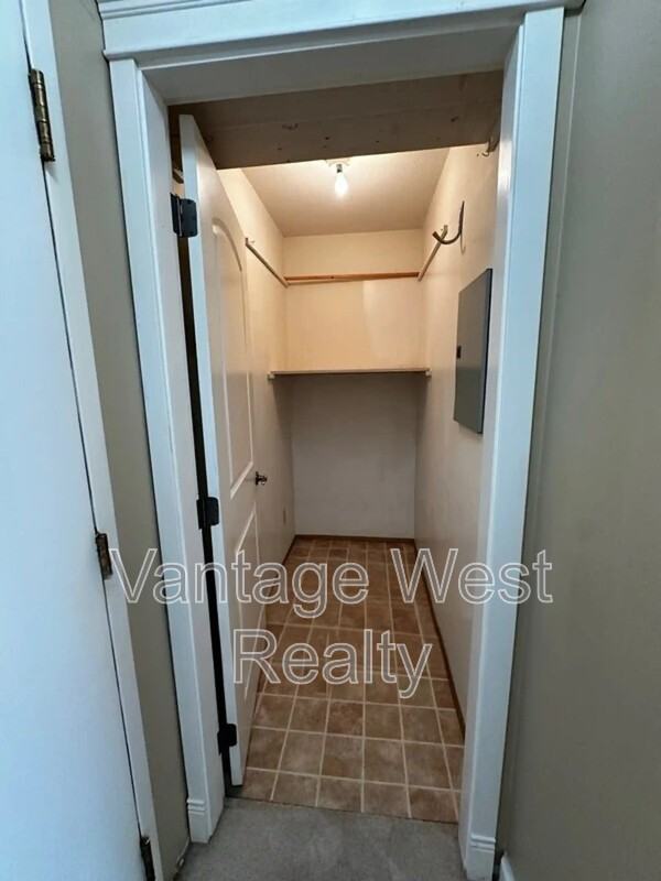 3101 De Montreuil Crt - Photo 5 of 11