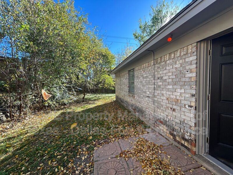 6322 South Onyx Drive - Photo 3 of 15