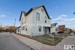 featured image of 950 Oak Street #1