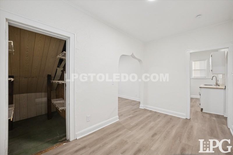 950 Oak St #1 - Photo 5 of 15