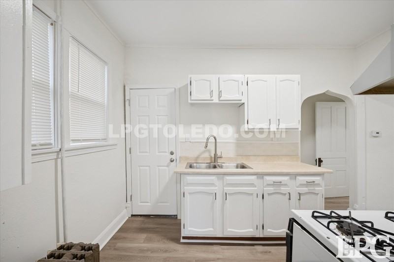 950 Oak St #1 - Photo 7 of 15