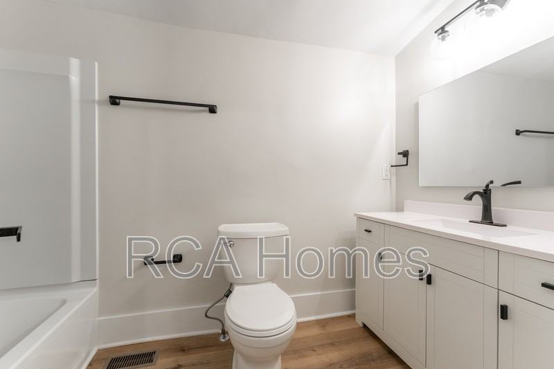 874 Fletcher Ave #B - Photo 6 of 12