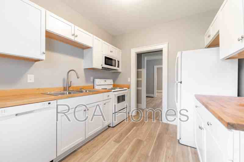 1115 N Oxford St - Photo 3 of 11