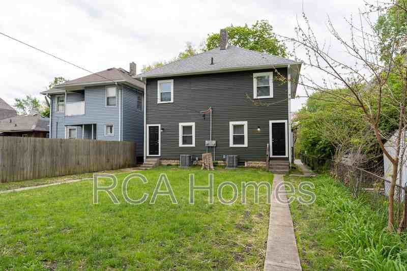 1115 N Oxford St - Photo 6 of 11