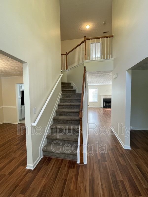 2054 Pierce Way - Photo 3 of 38