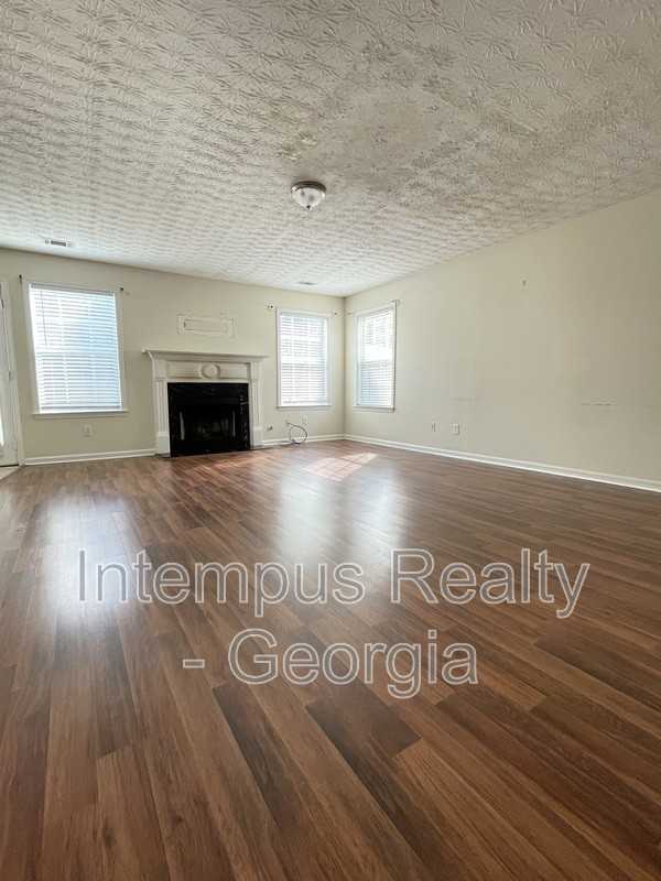 2054 Pierce Way - Photo 5 of 38