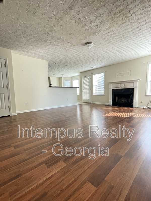 2054 Pierce Way - Photo 6 of 38