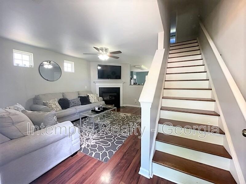 238 Oak Grove Way - Photo 2 of 26