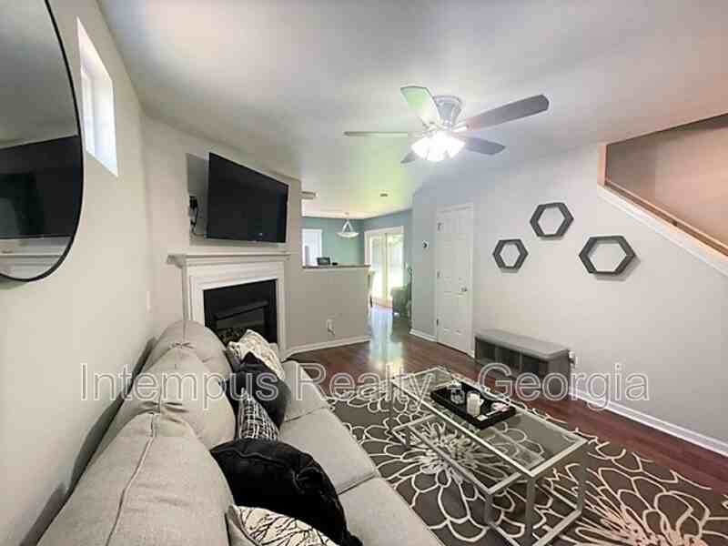 238 Oak Grove Way - Photo 4 of 26