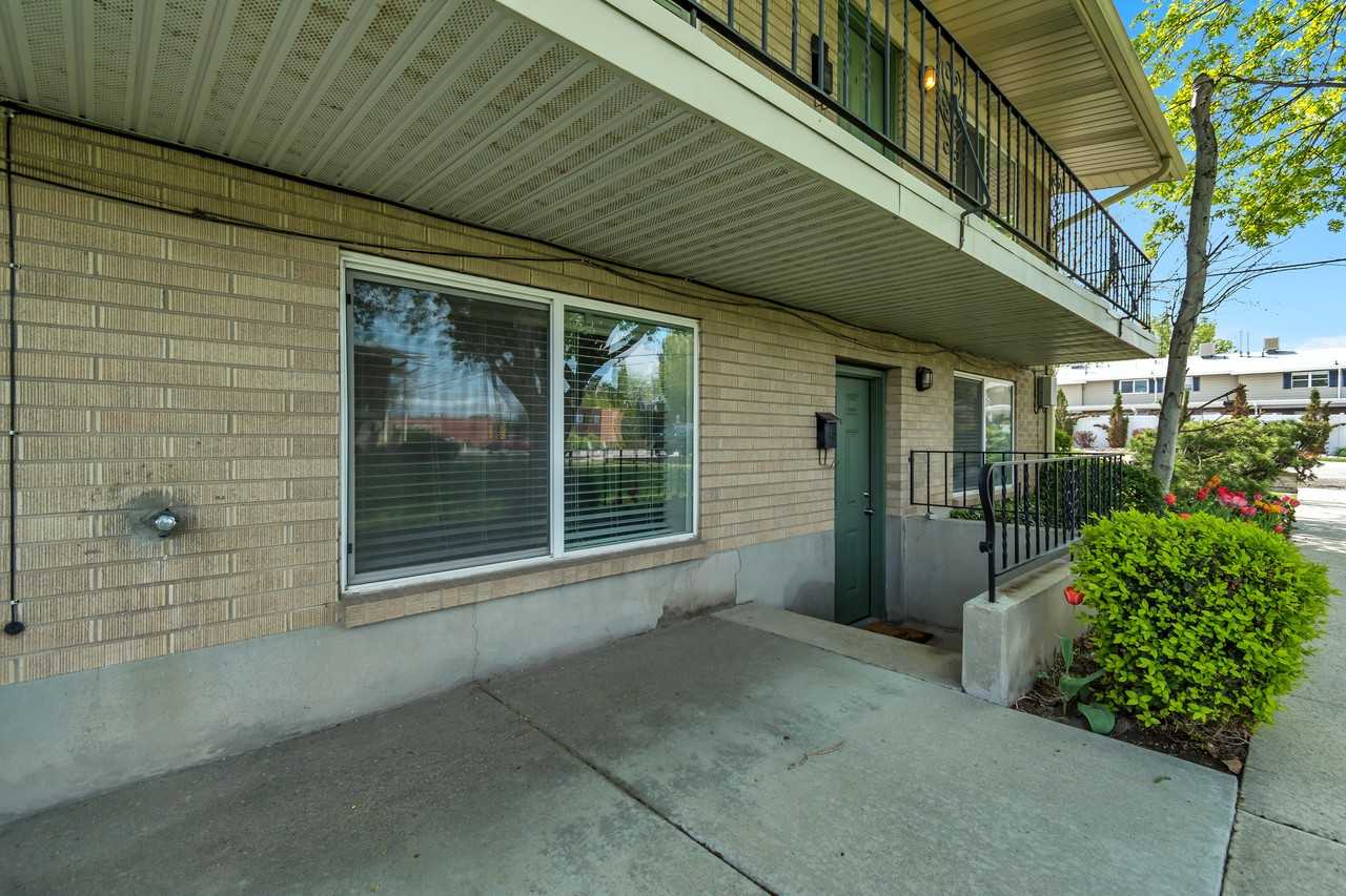 Delmar Gardens - Photo 2 of 2