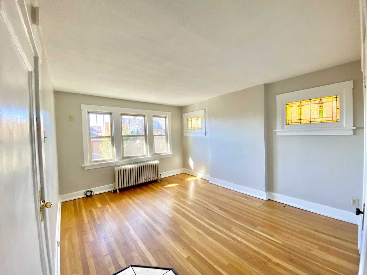 STATESMAN APARTMENTS -- 081 - Photo 2 of 18