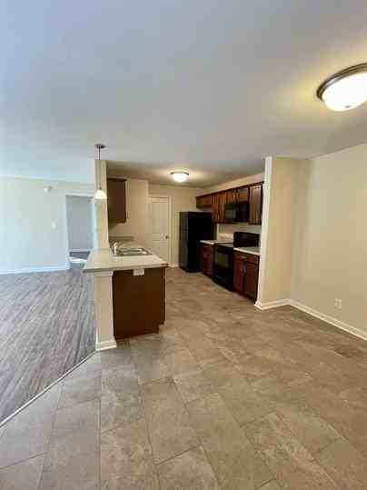 121 Colonnade Street - Photo 5 of 21