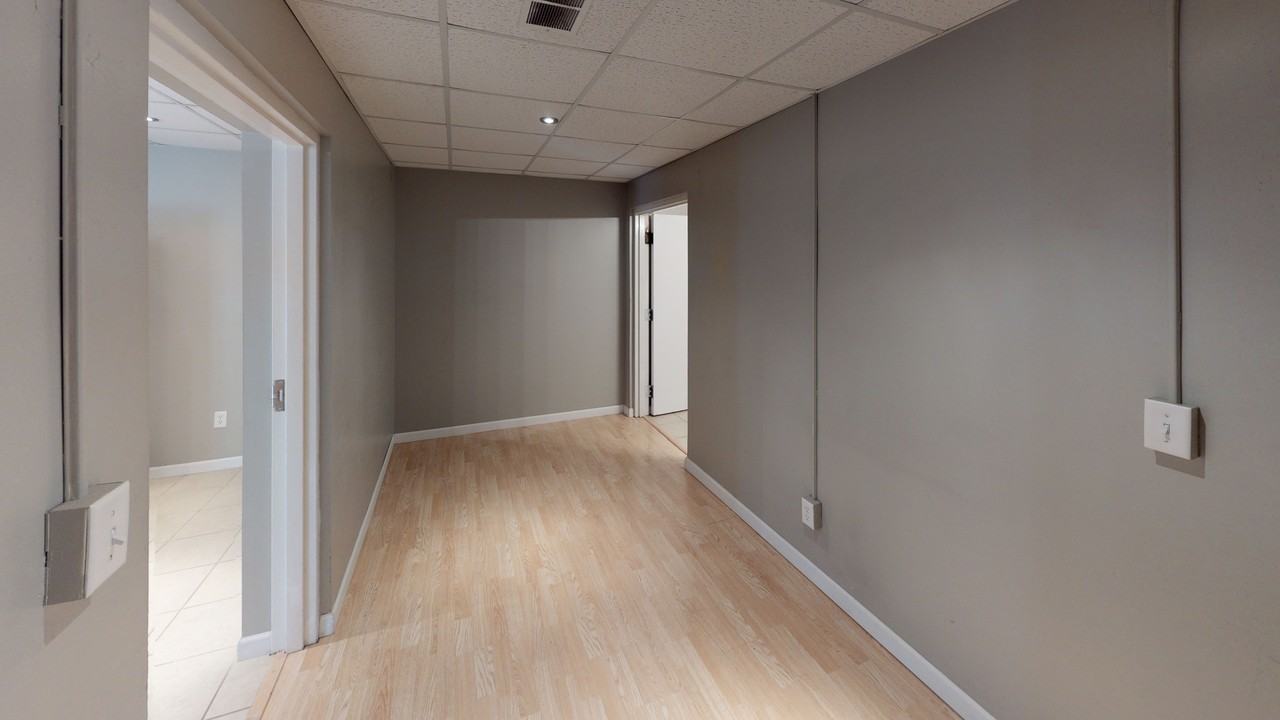 141 North Court - Photo 2 of 6