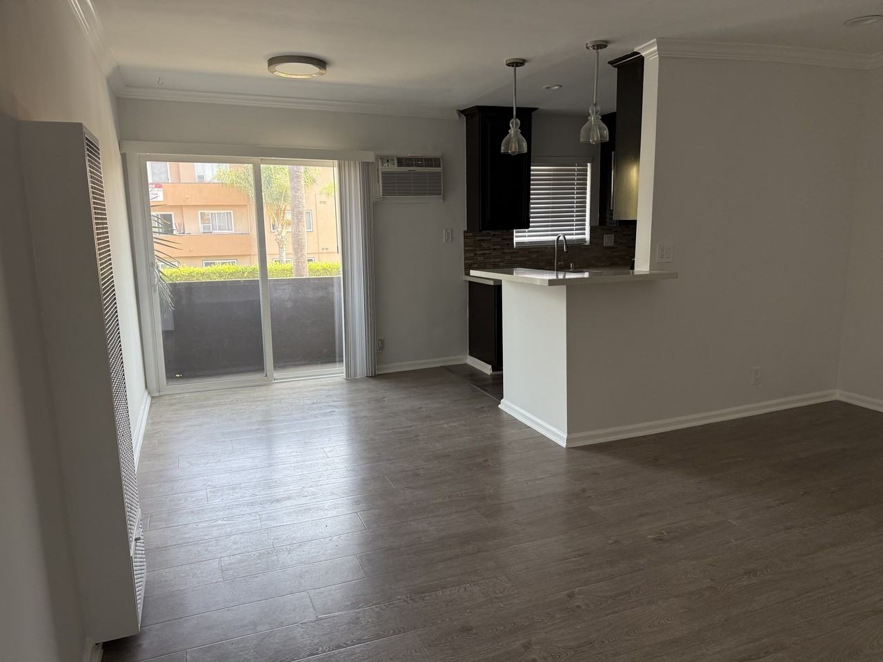 1327 S St. Andrews Pl - Photo 7 of 16