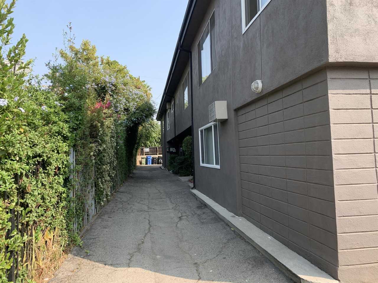 1925 West 20th Street - Photo 7 of 8