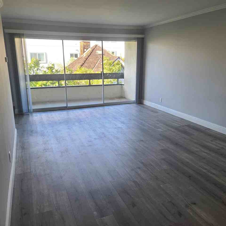 131 Elm Street - Photo 5 of 21