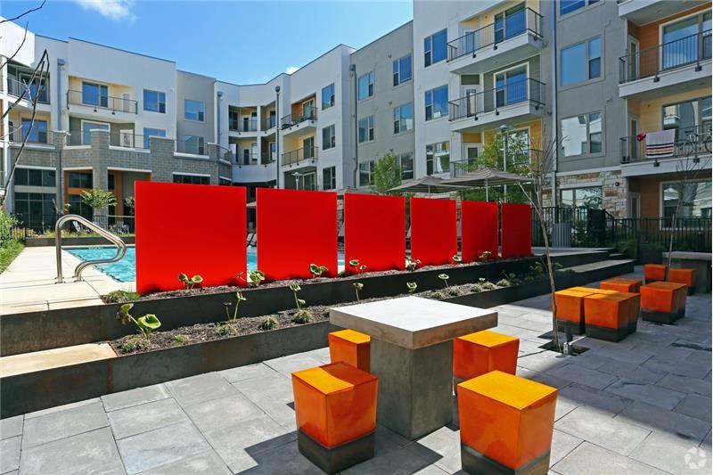 1702 E 4th St #A9-52