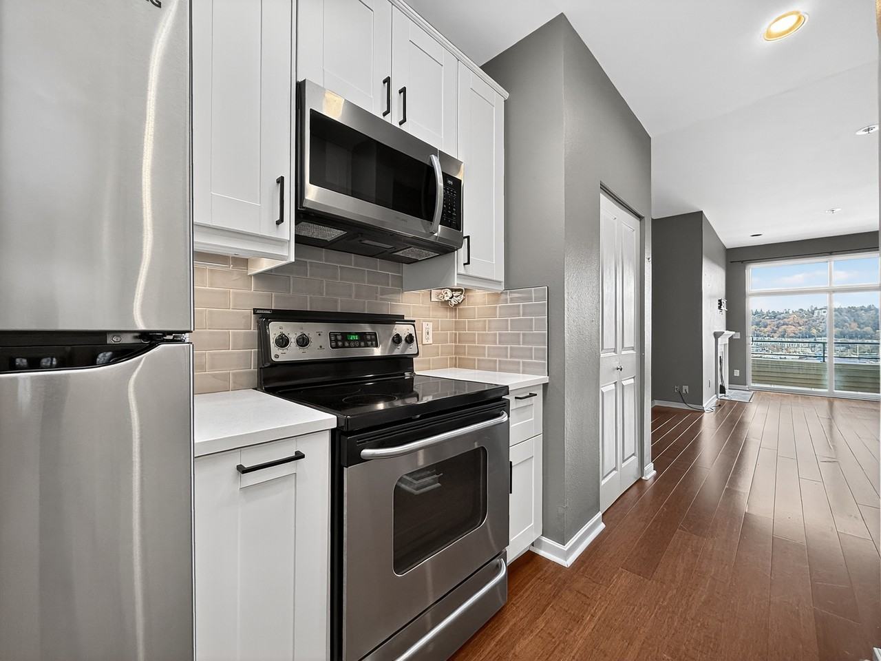 1504 Aurora Ave N, Seattle - Photo 3 of 15