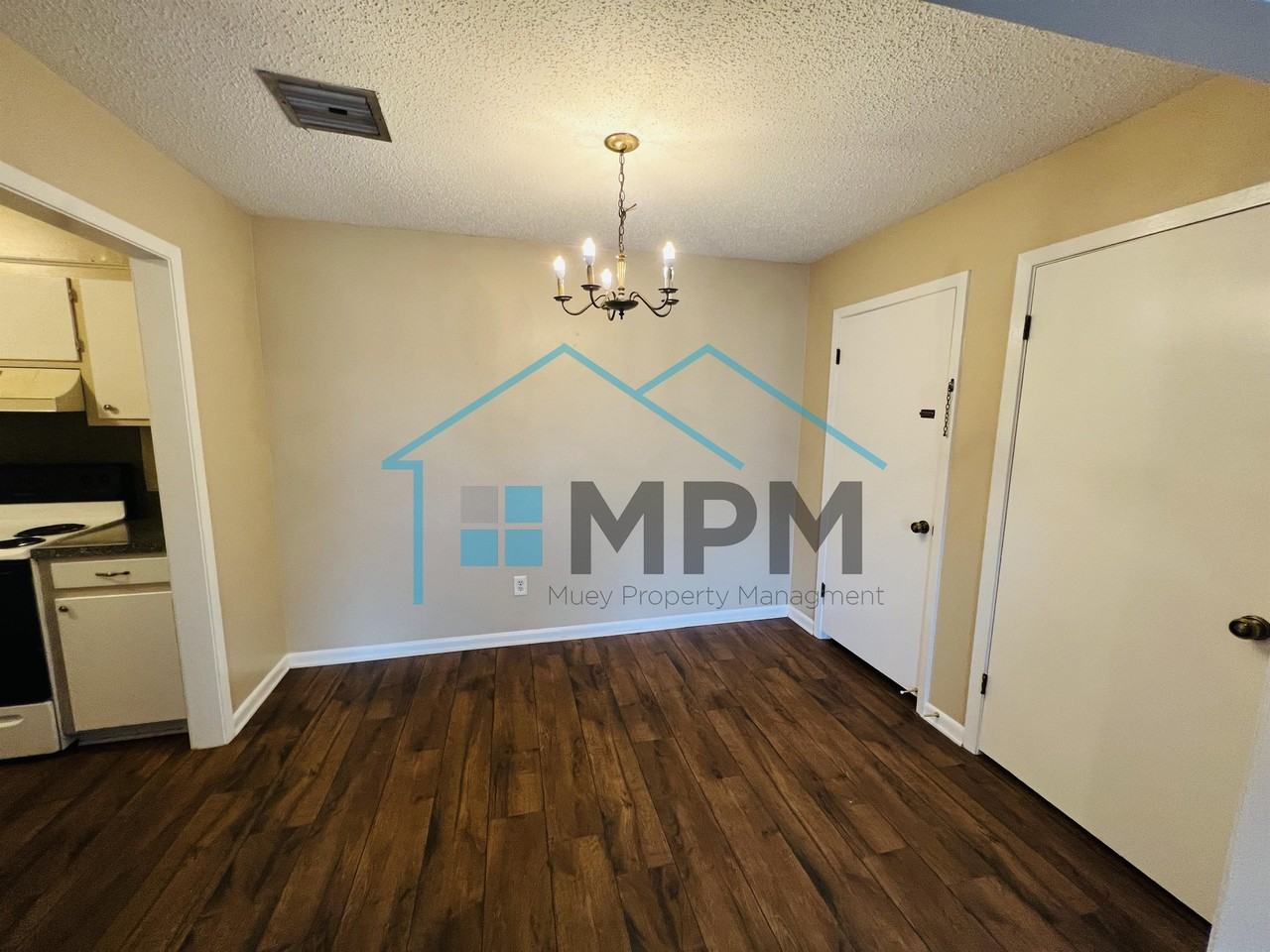 107 Hudson Lane - Photo 3 of 12