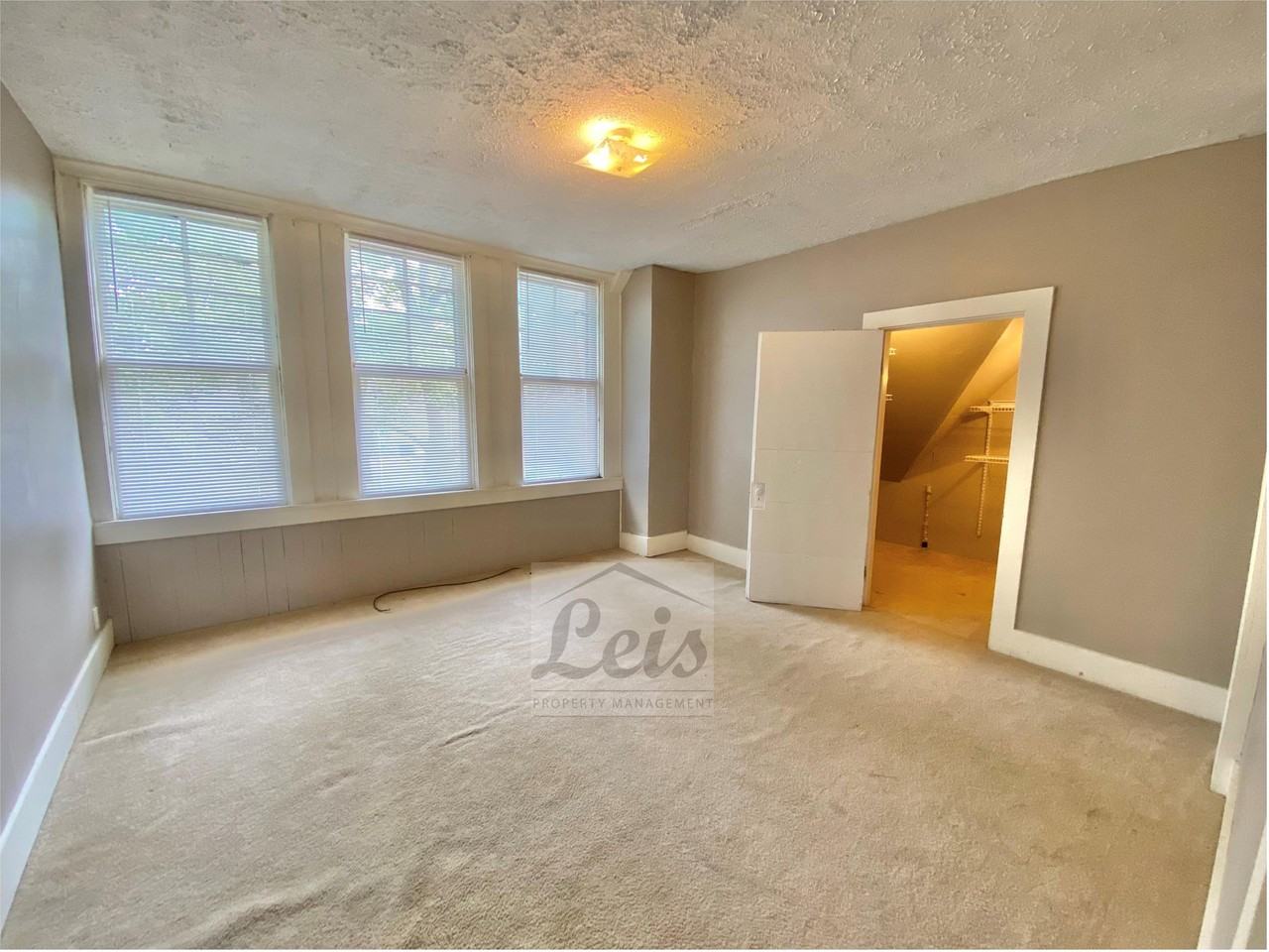 417 Boone Street - Photo 3 of 20