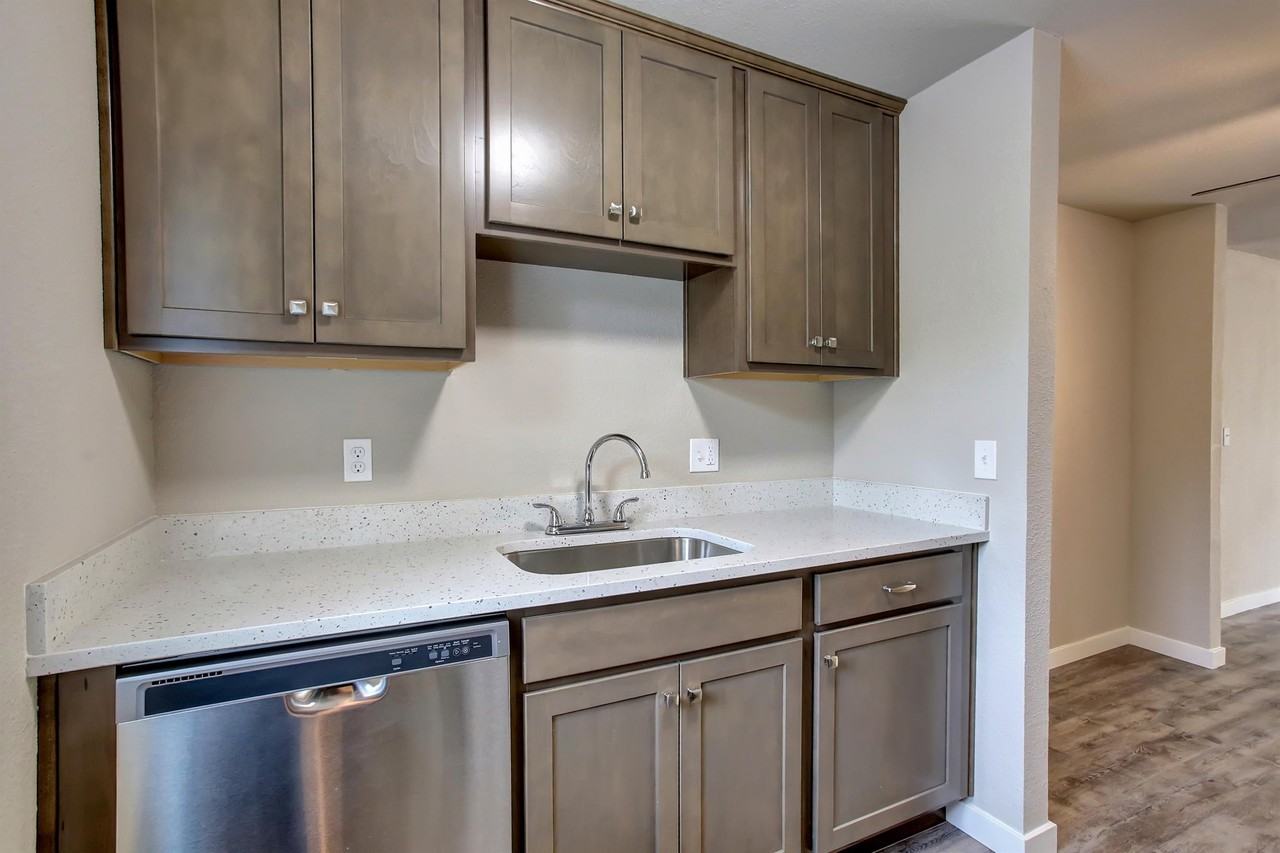 Garden Cottage Apartments - Photo 5 of 46