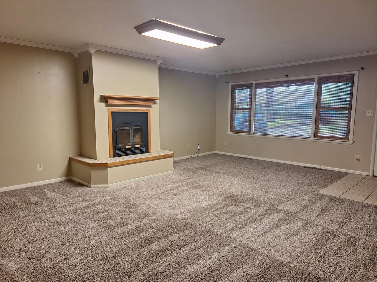 2217 W. 5th - Photo 2 of 17