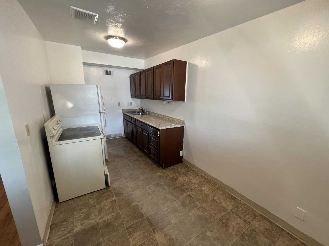 Ida Terrace Apartments-New - Photo 2 of 12