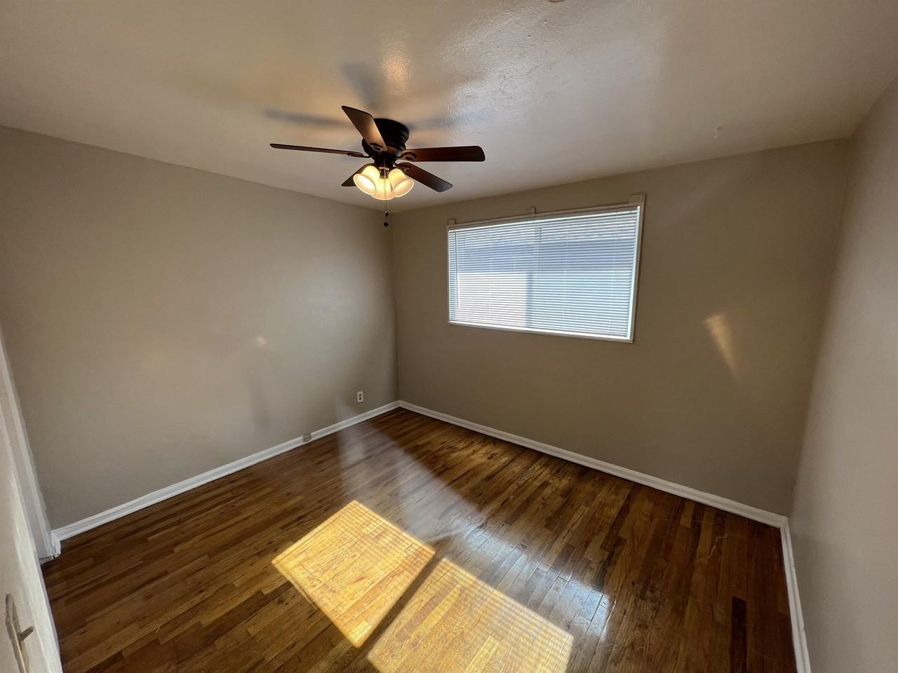 Ida Terrace Apartments-New - Photo 6 of 12