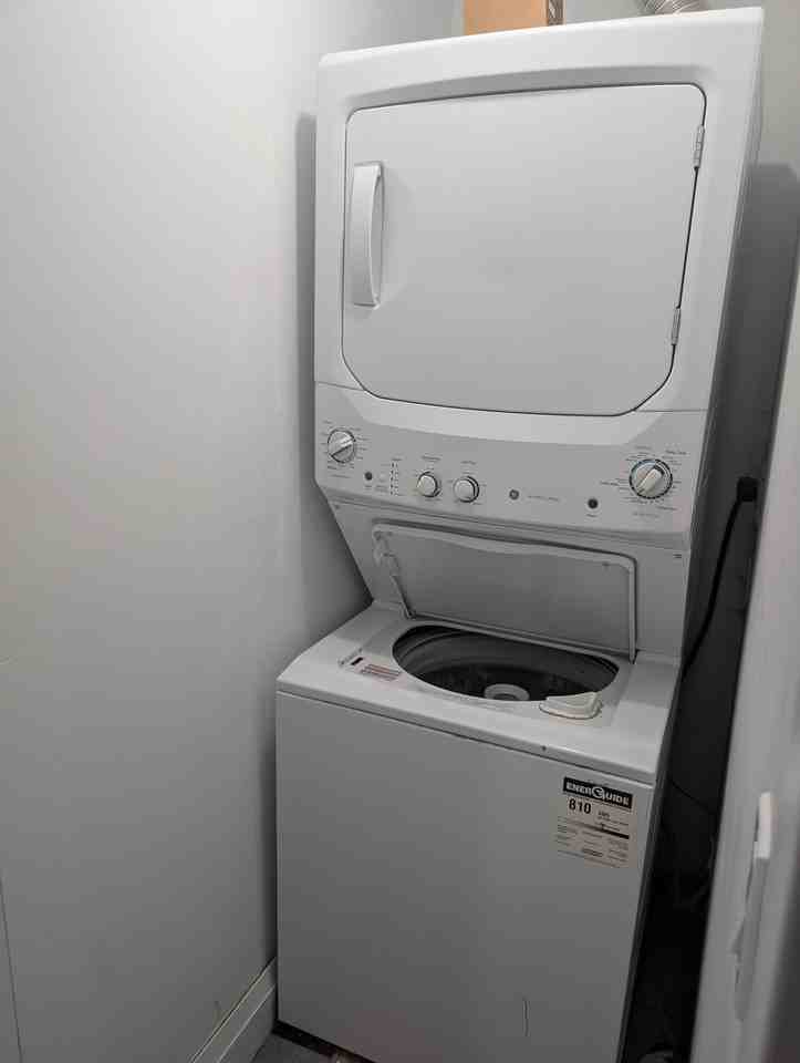 2132 Dundas Street West - Photo 7 of 12