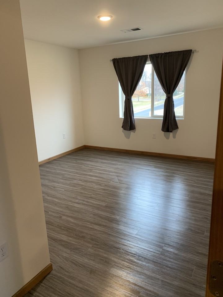 Huntington Park 3 - Photo 4 of 50