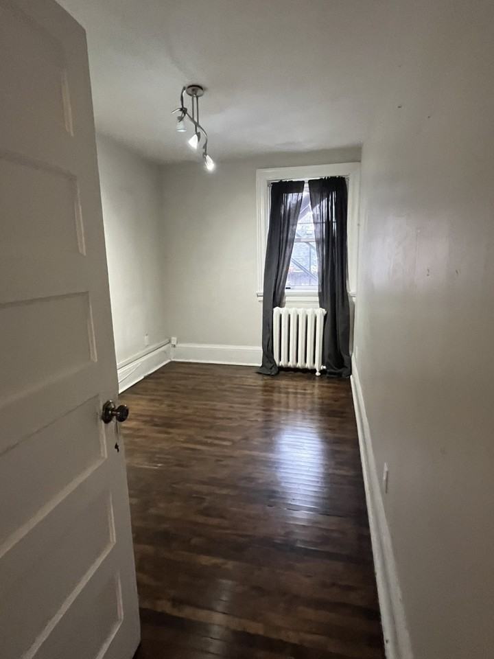 293 Roncesvalles Ave - Photo 5 of 13