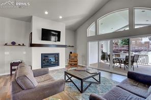 1933 Clayhouse Dr - Photo 4 of 19