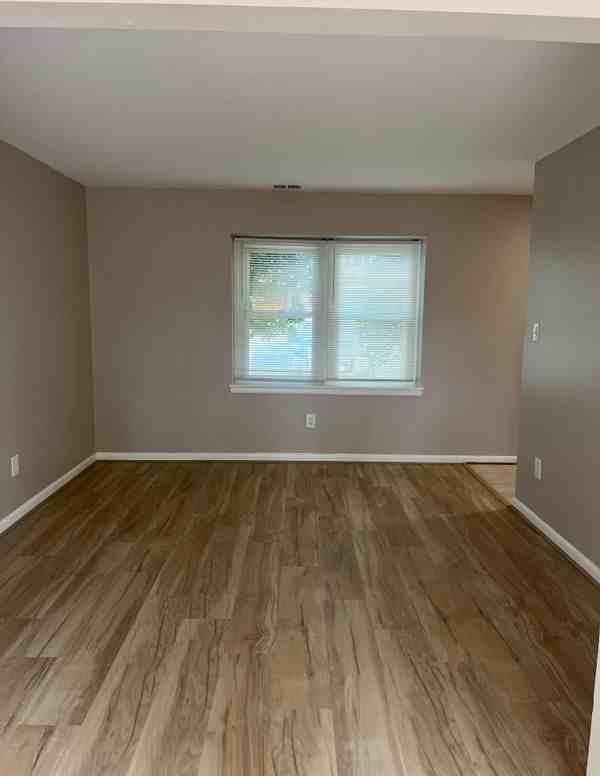 902 Cheshire Ct - Photo 3 of 5